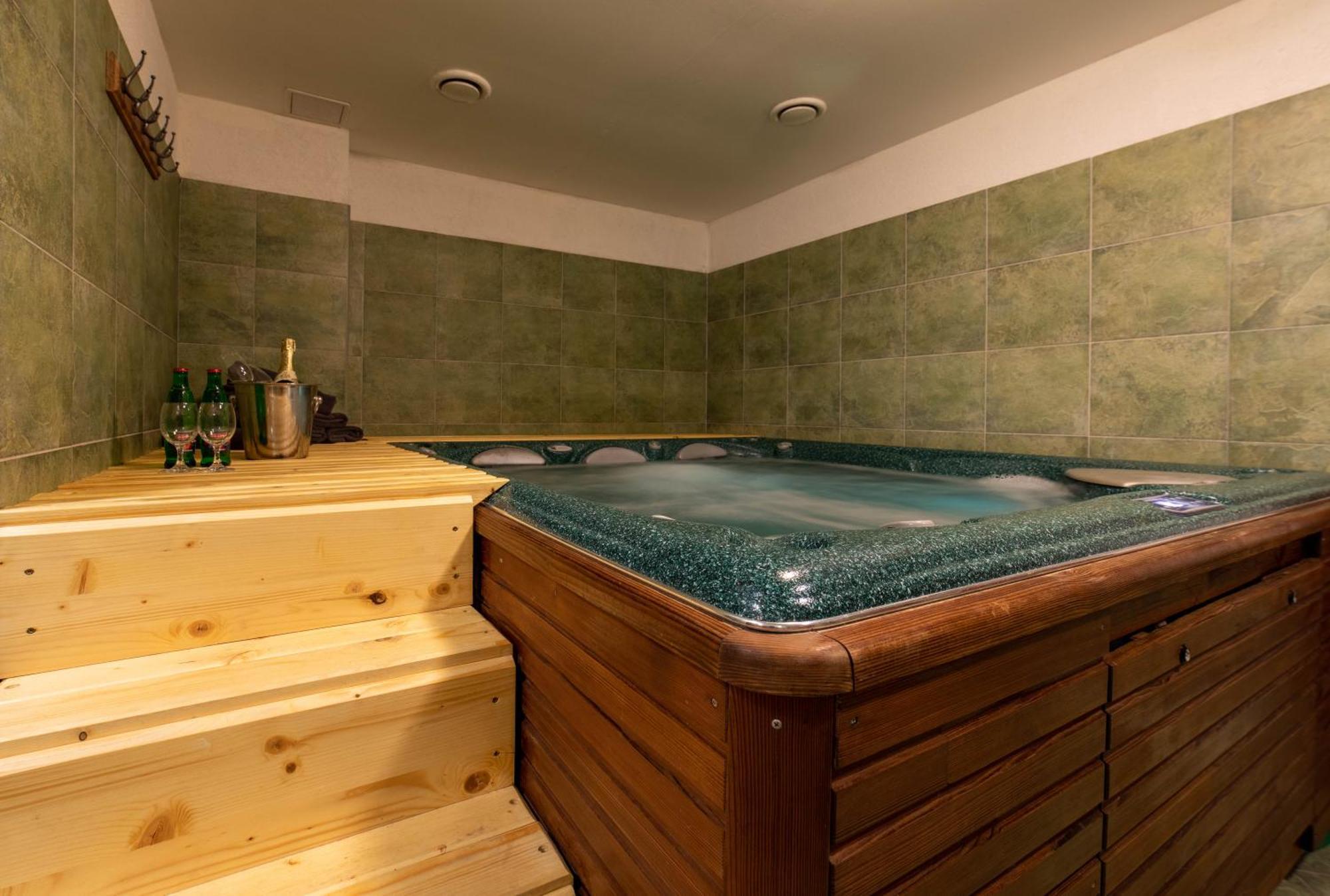 Hotel Liptov Holiday *** Liptovský Trnovec Extérieur photo