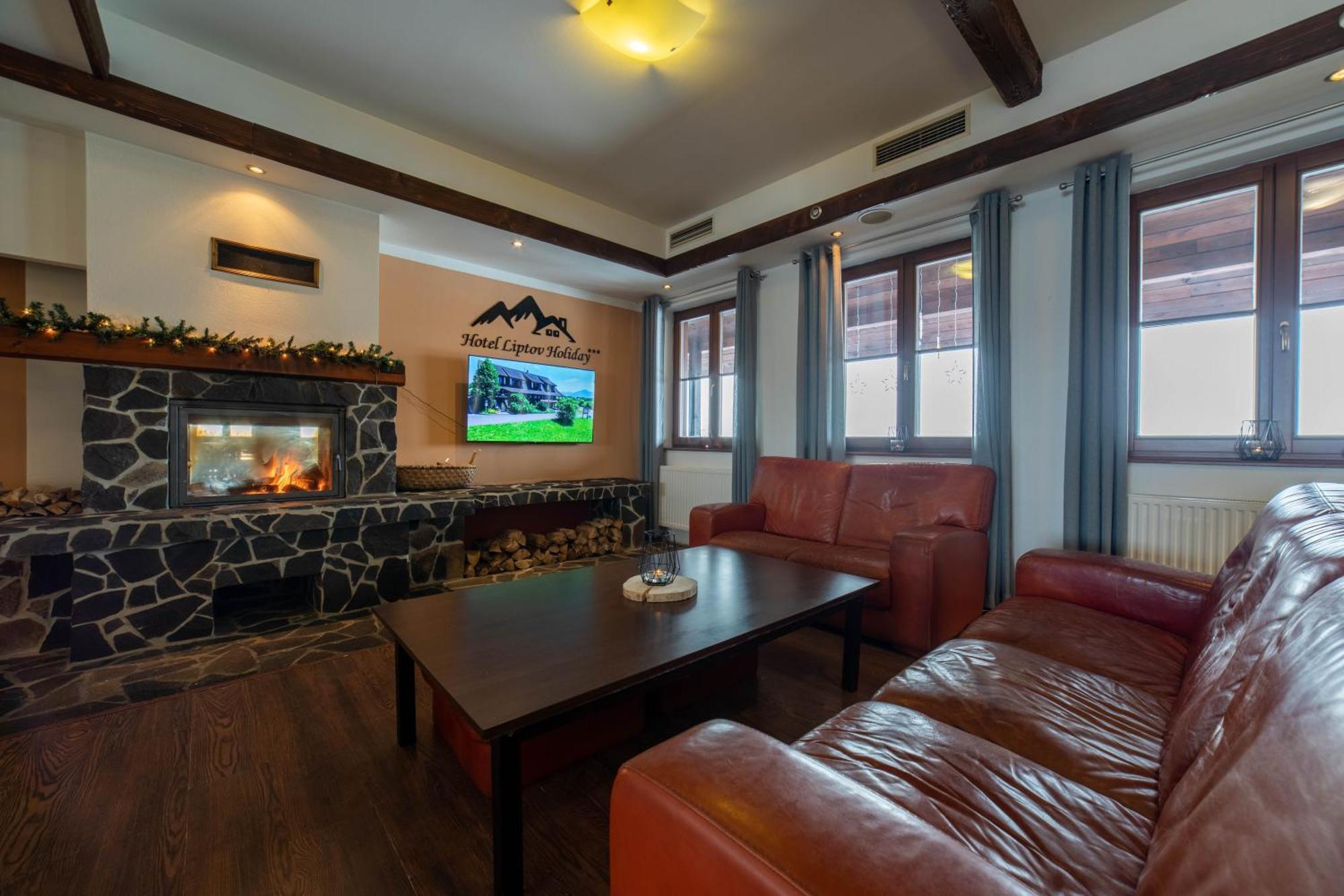 Hotel Liptov Holiday *** Liptovský Trnovec Extérieur photo