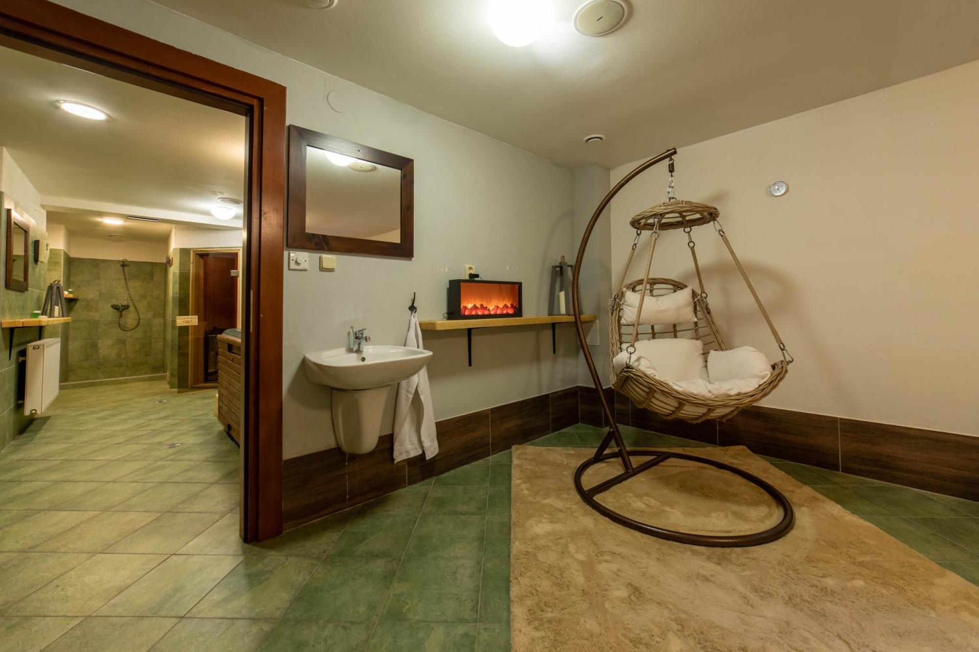 Hotel Liptov Holiday *** Liptovský Trnovec Extérieur photo